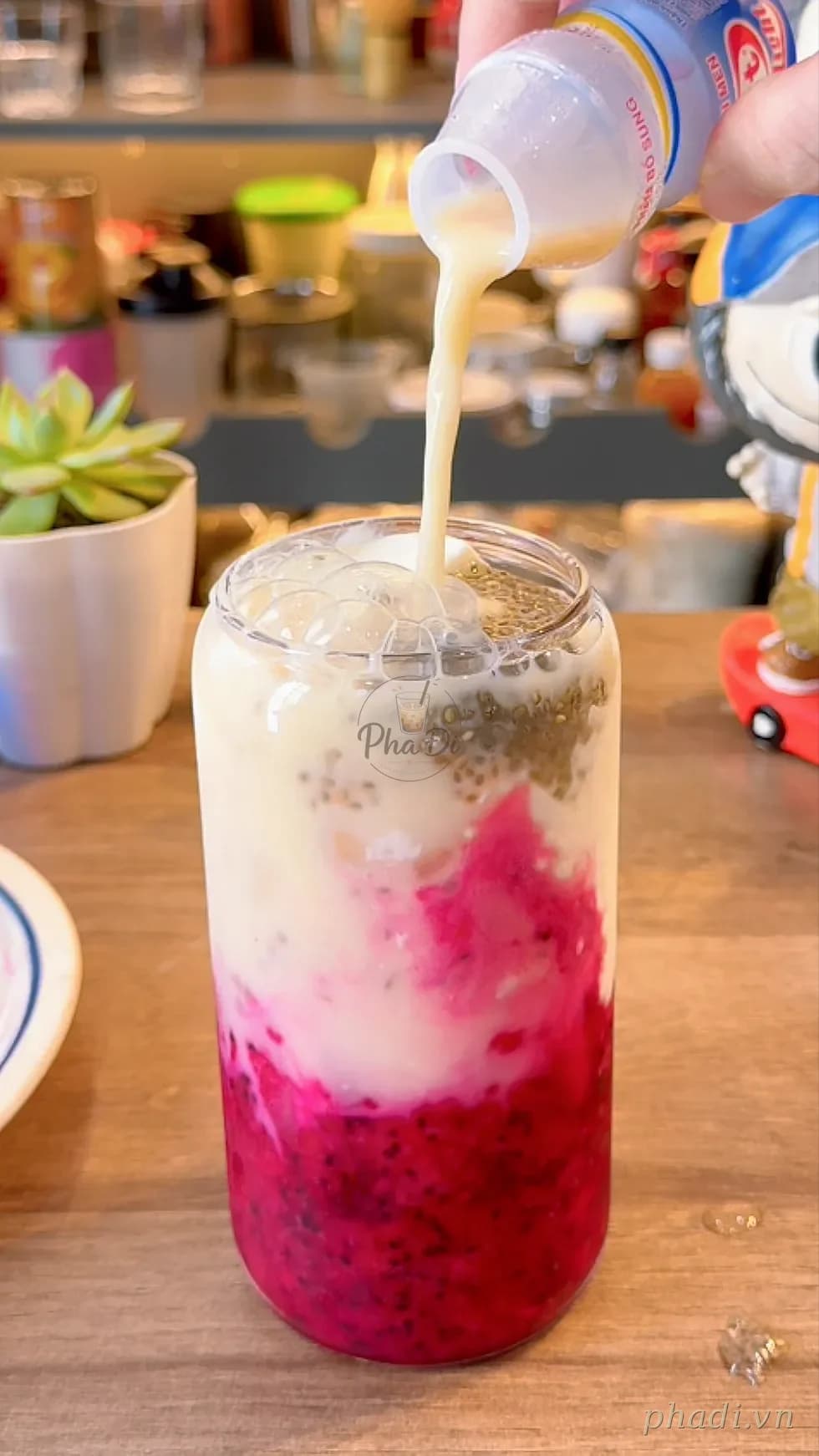Thanh long đỏ sữa chua hạt chia